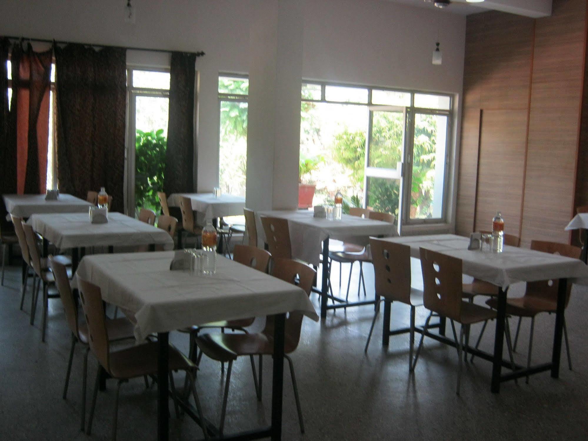 Kstdc Hotel Mayura Kauvery Krs Hosa Kannambādi エクステリア 写真